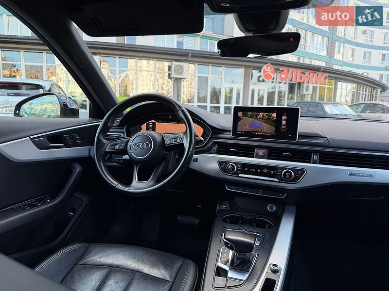 Седан Audi A4 2017 в Ивано-Франковске