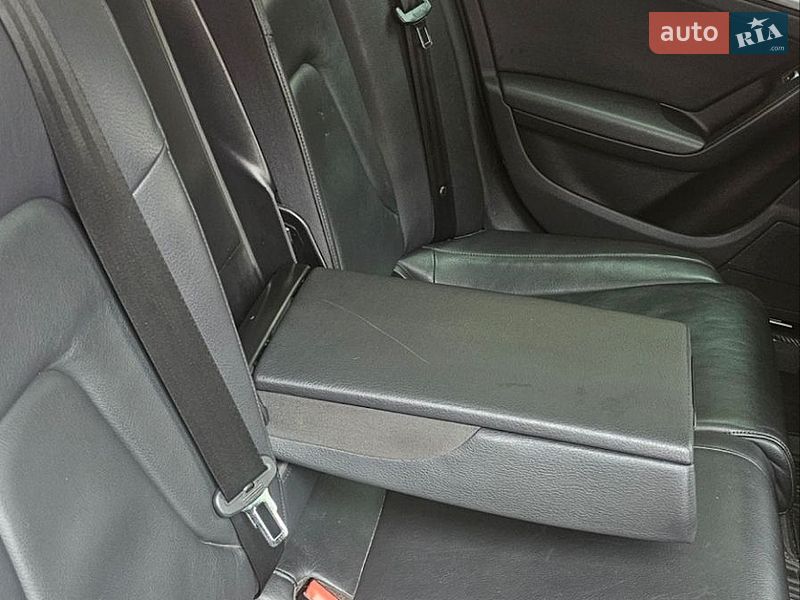 Седан Audi A4 2013 в Киеве