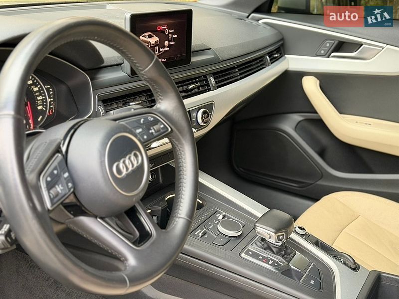 Седан Audi A4 2017 в Львові