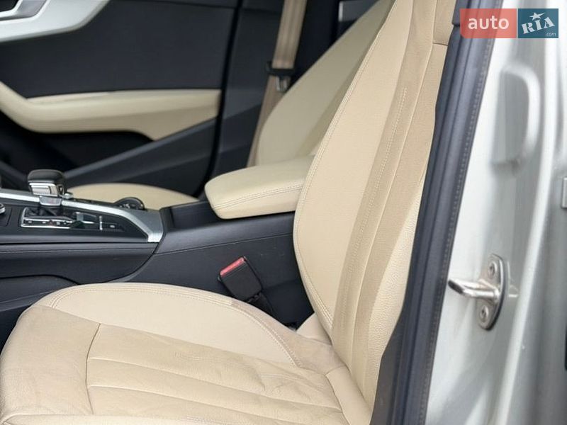 Седан Audi A4 2017 в Львові
