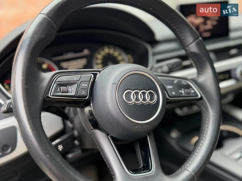 Седан Audi A4 2017 в Львові