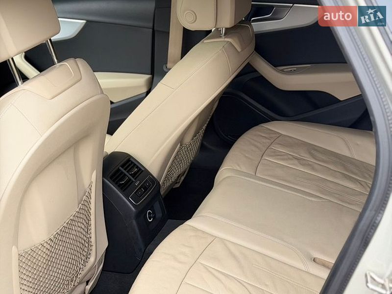 Седан Audi A4 2017 в Львові