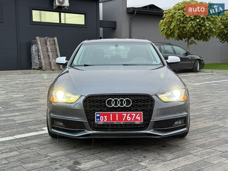 Седан Audi A4 2015 в Луцке