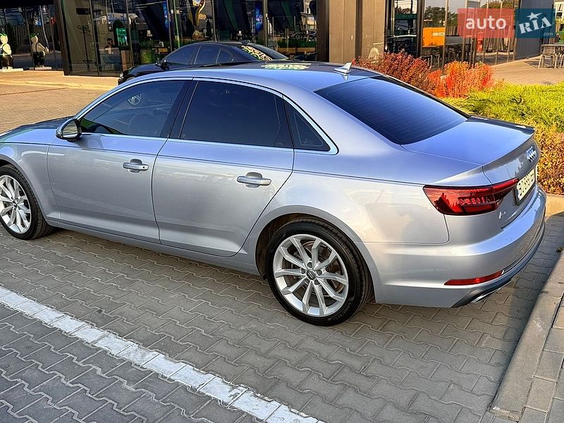 Седан Audi A4 2018 в Тернополе