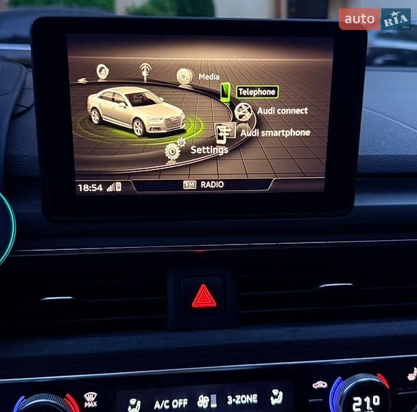 Седан Audi A4 2018 в Тернополе