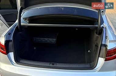 Седан Audi A4 2018 в Тернополе