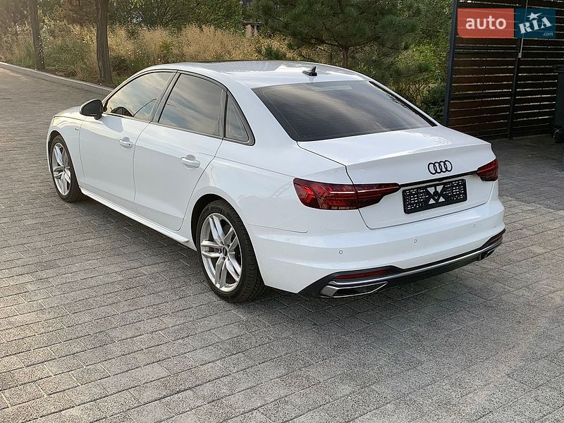 Седан Audi A4 2022 в Києві