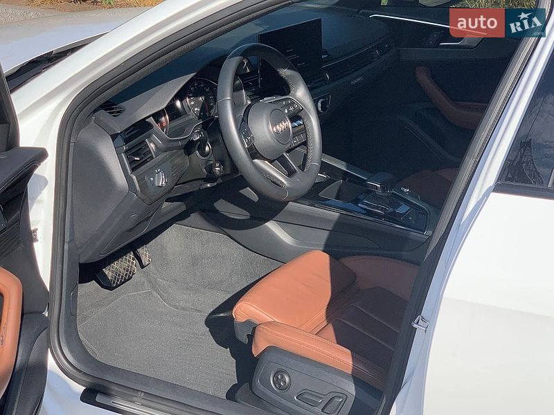 Седан Audi A4 2022 в Киеве