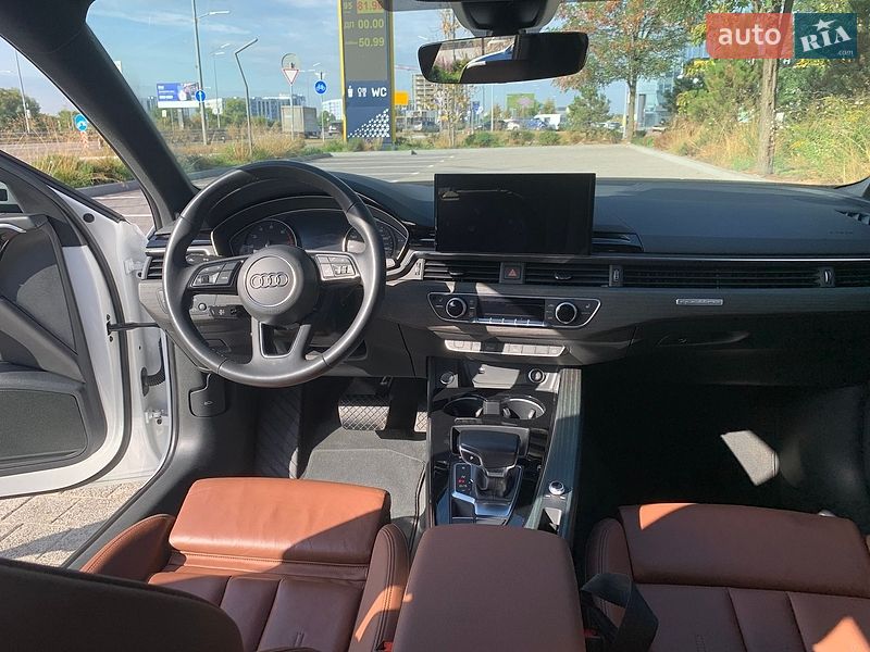 Седан Audi A4 2022 в Киеве