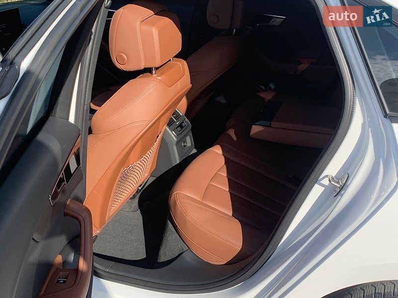 Седан Audi A4 2022 в Києві