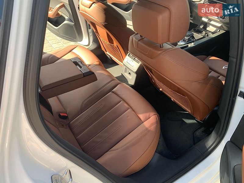 Седан Audi A4 2022 в Києві
