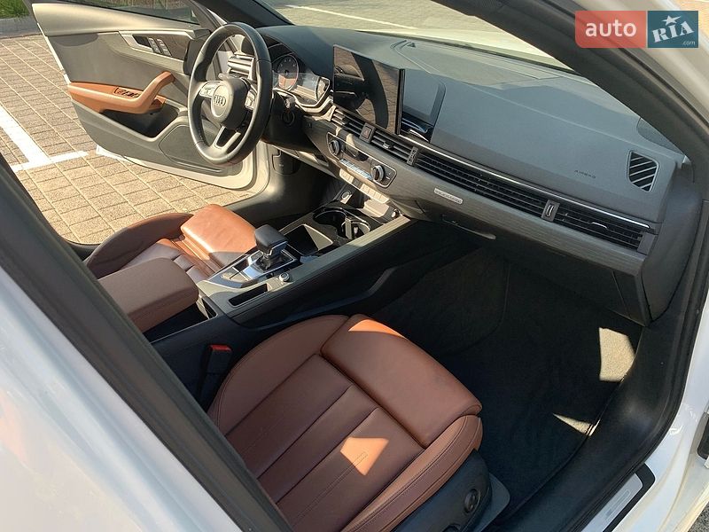 Седан Audi A4 2022 в Києві