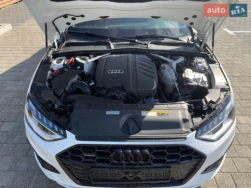 Седан Audi A4 2022 в Киеве