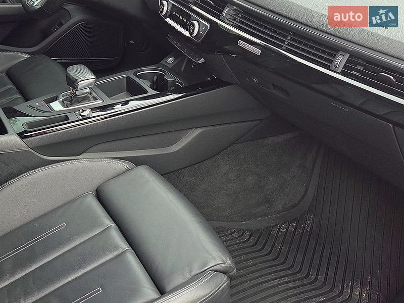 Седан Audi A4 2021 в Гостомеле