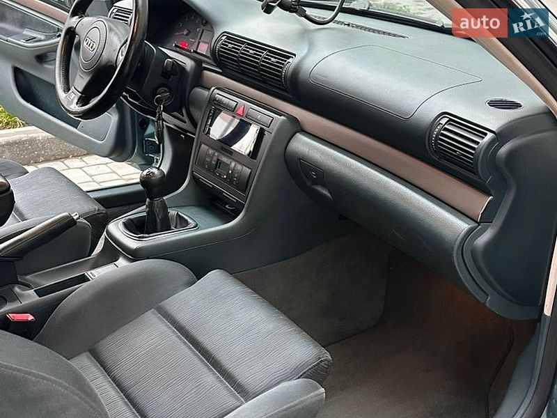 Седан Audi A4 1999 в Виннице
