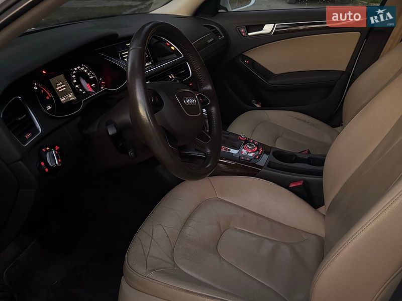 Седан Audi A4 2014 в Хирові