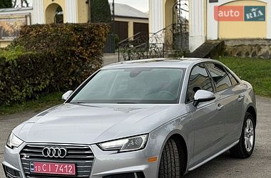 Седан Audi A4 2018 в Полонном