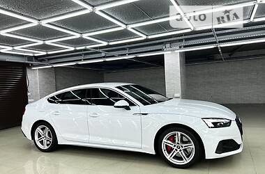 Ліфтбек Audi A5 2022 в 