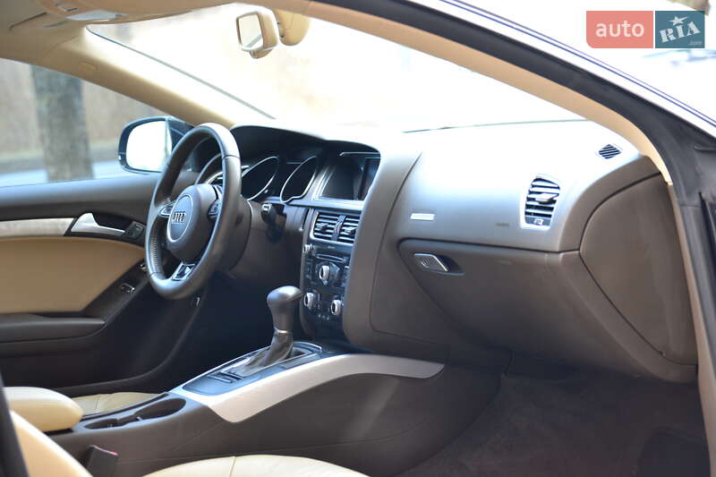 Купе Audi A5 2013 в Луцке
