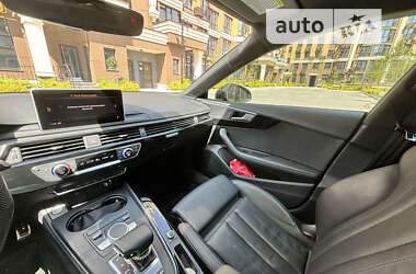 Лифтбек Audi A5 2019 в Вишневом
