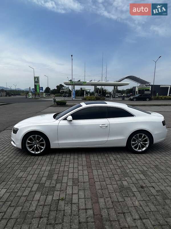 Купе Audi A5 2011 в Тячеве