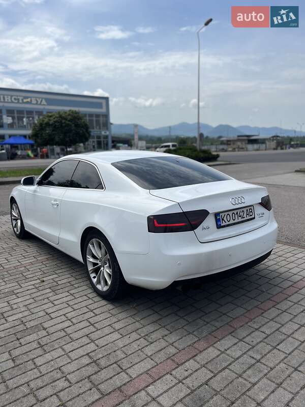 Купе Audi A5 2011 в Тячеве