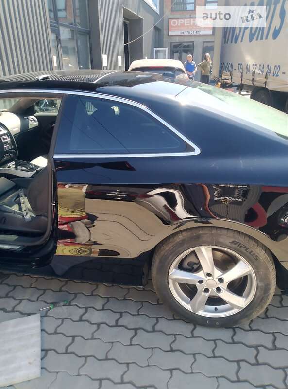 Купе Audi A5 2010 в Стрые