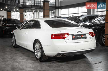 Купе Audi A5 2011 в 