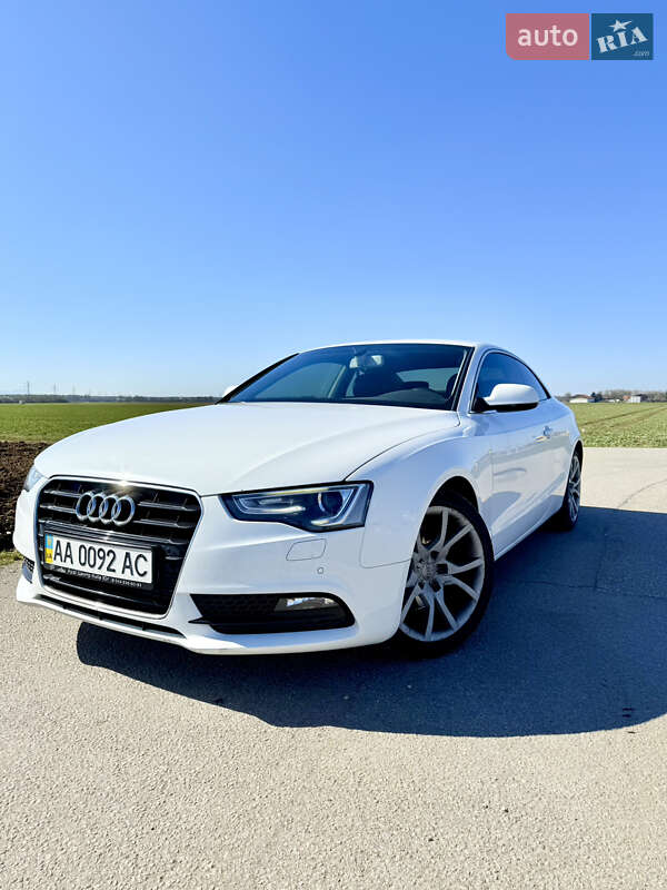 Купе Audi A5 2010 в 