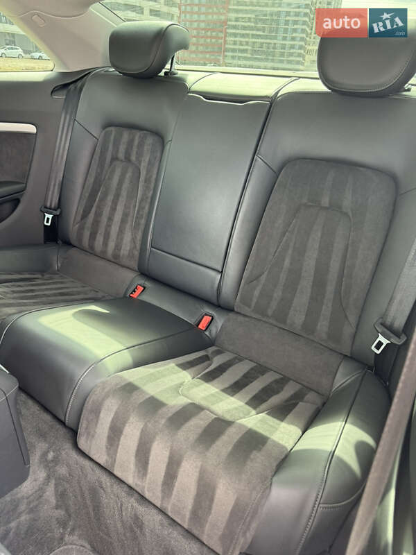 Купе Audi A5 2011 в Киеве