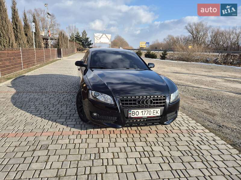 Купе Audi A5 2011 в Бучаче