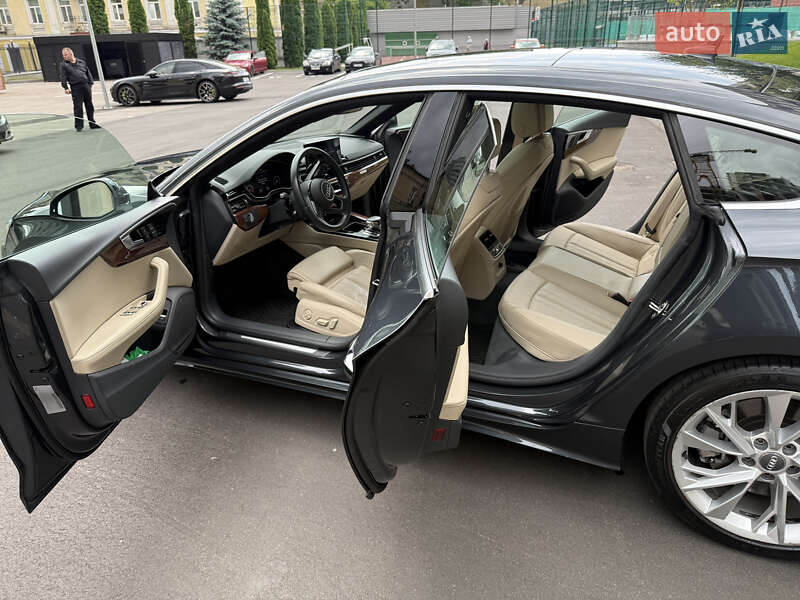 Лифтбек Audi A5 2020 в Киеве