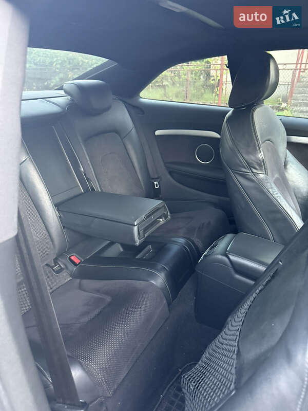 Купе Audi A5 2010 в Ужгороде