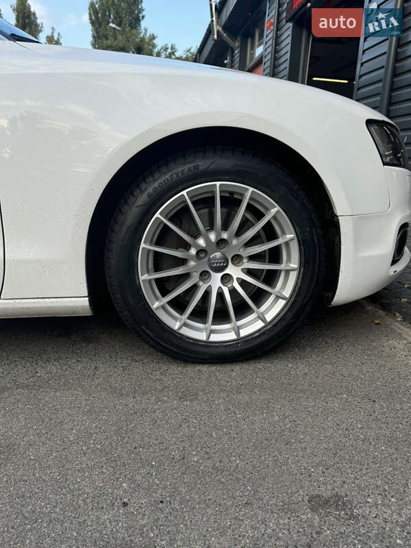 Кабриолет Audi A5 2010 в Киеве