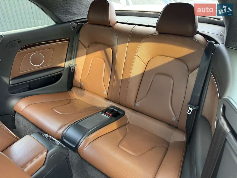 Кабриолет Audi A5 2011 в Киеве