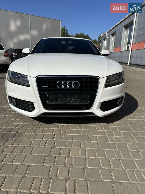 Купе Audi A5 2010 в 