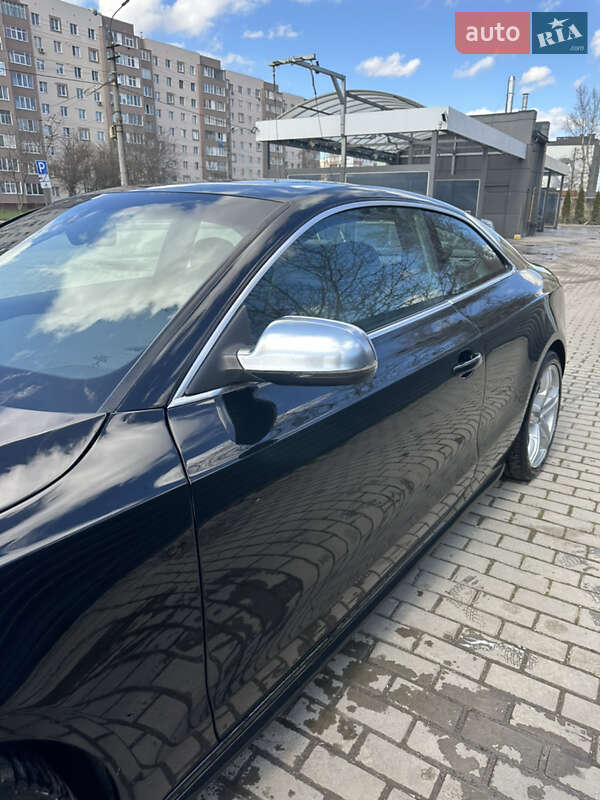 Купе Audi A5 2011 в Ивано-Франковске