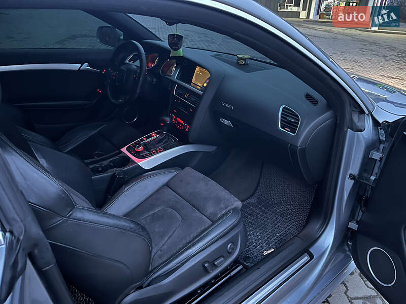 Купе Audi A5 2009 в Черновцах
