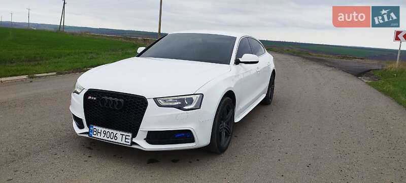 Купе Audi A5 2012 в Раздельной