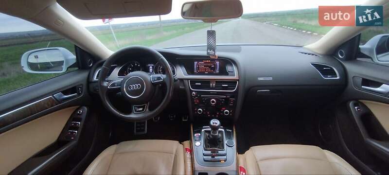 Купе Audi A5 2012 в Раздельной