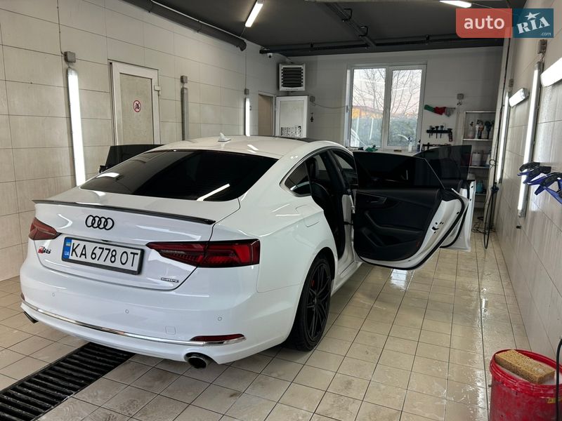 Купе Audi A5 2017 в Киеве