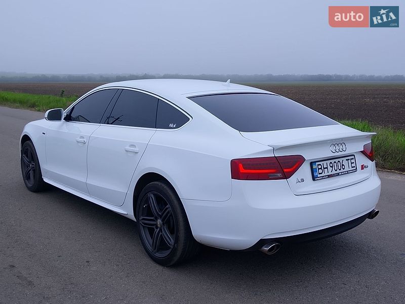Купе Audi A5 2012 в Раздельной