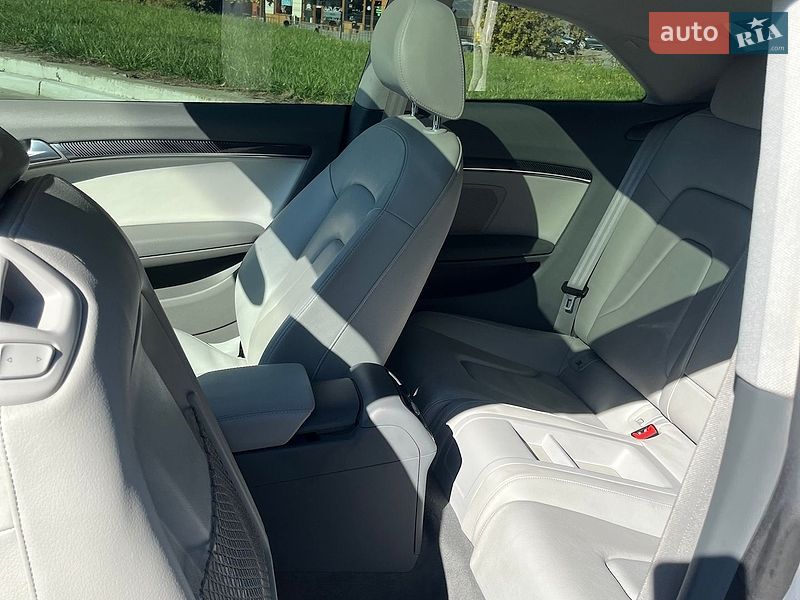 Купе Audi A5 2014 в Львові