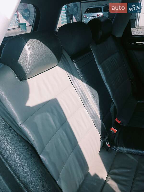 Универсал Audi A6 Allroad 2001 в Хотине