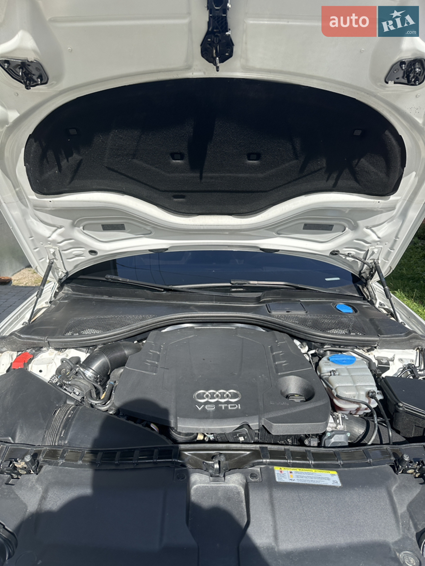 Audi A6 Allroad 2015 VIN WAUZZZ4G8GN075743 фото оголошення 2 з 36