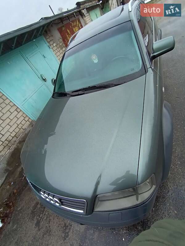 Универсал Audi A6 Allroad 2002 в Вараше