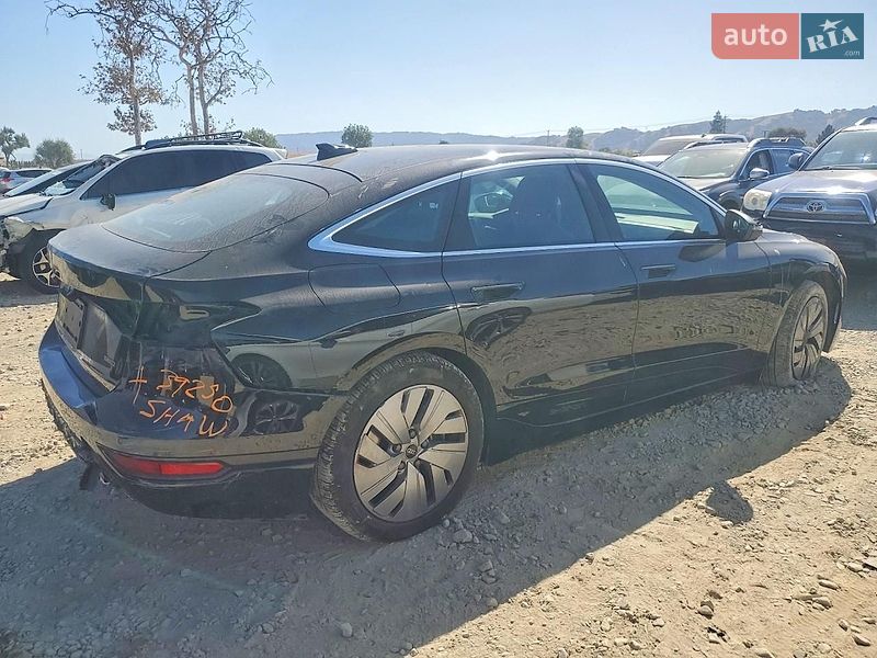 Универсал Audi A6 e-tron 2025 в Львове