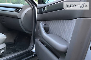 Седан Audi A6 2001 в 