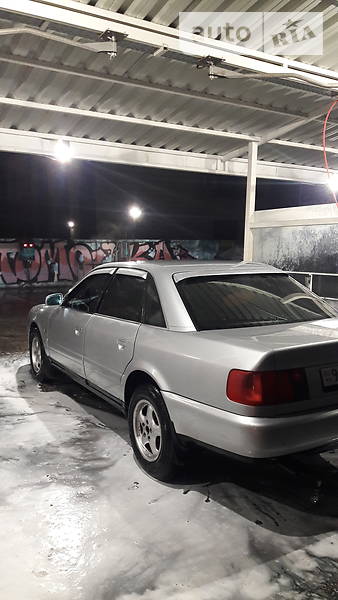 Седан Audi A6 1995 в Киеве
