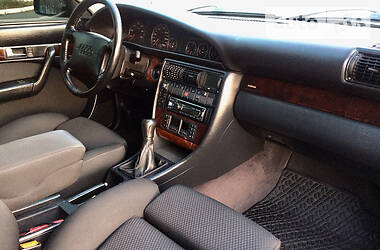 Седан Audi A6 1996 в 